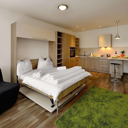 Ambiente Serviced Apartments - Dunajska ブラチスラヴァ エクステリア 写真