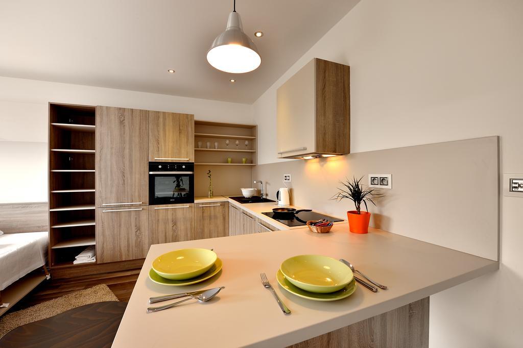 Ambiente Serviced Apartments - Dunajska ブラチスラヴァ エクステリア 写真
