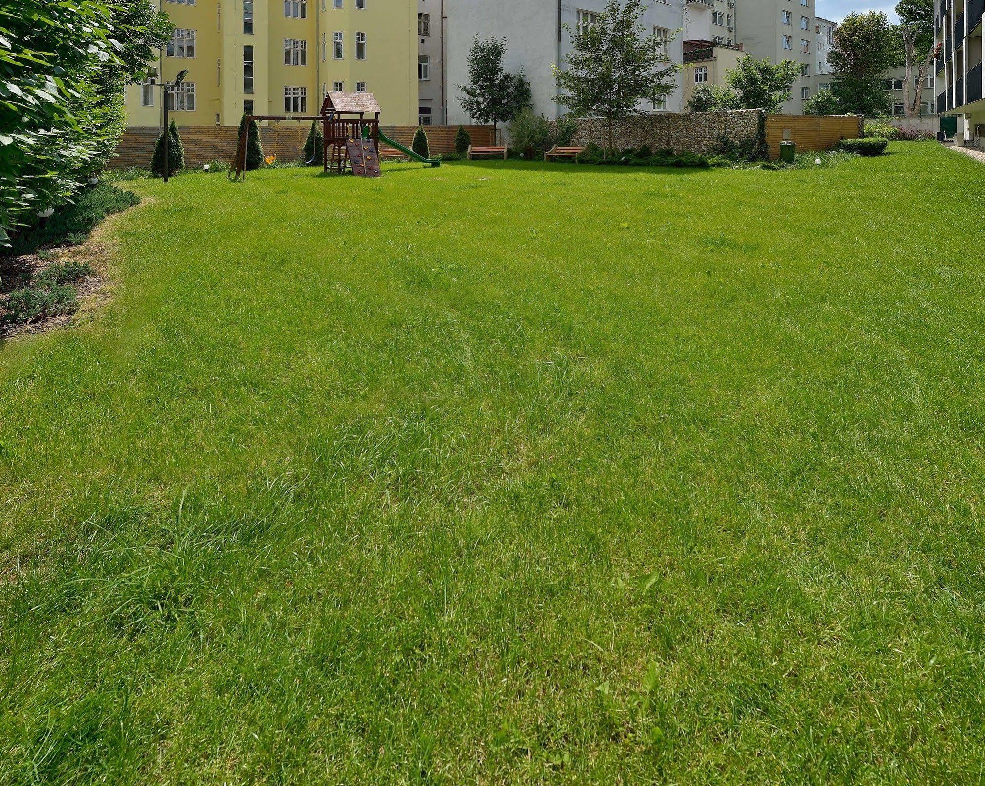 Ambiente Serviced Apartments - Dunajska ブラチスラヴァ エクステリア 写真