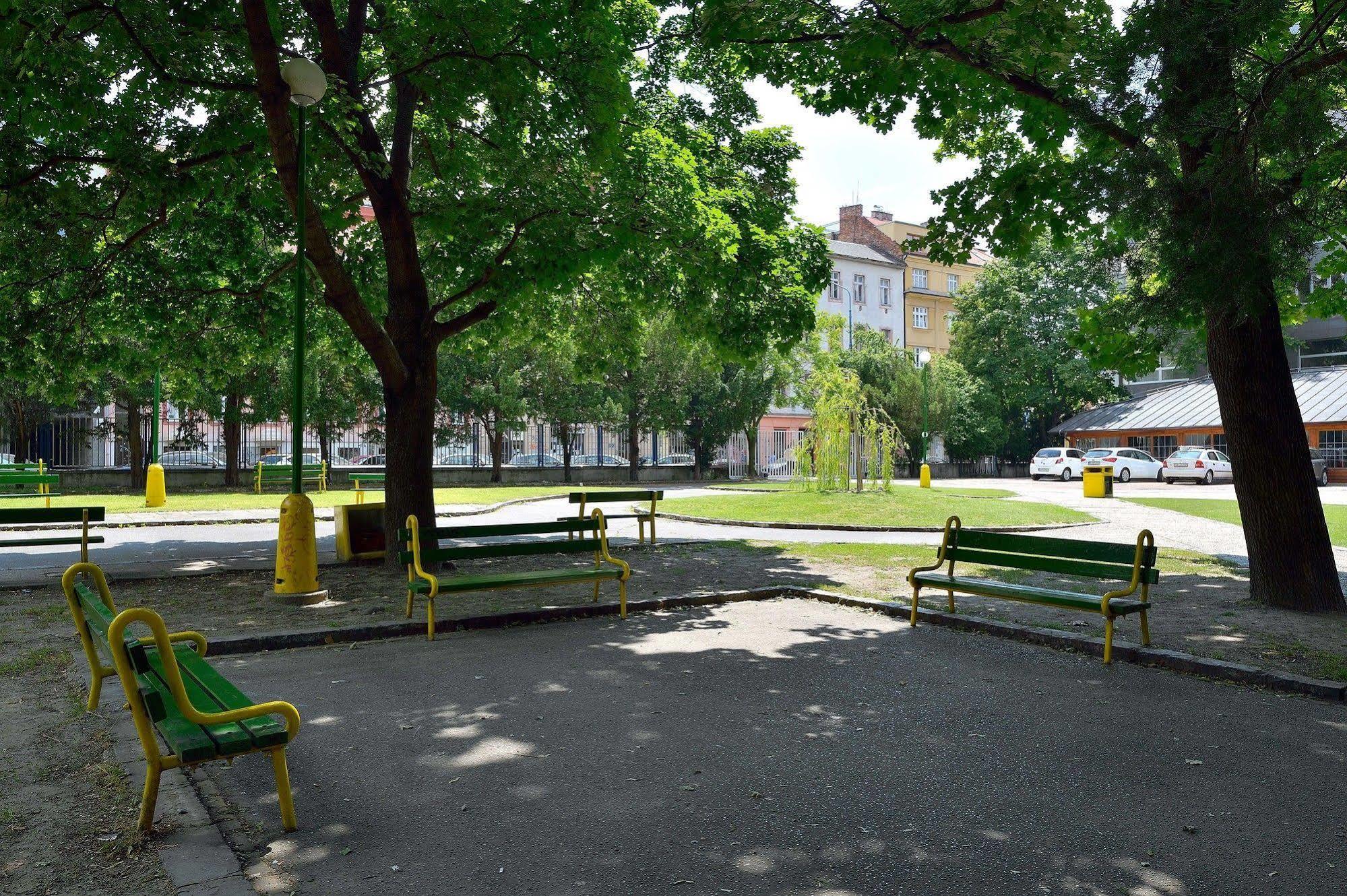 Ambiente Serviced Apartments - Dunajska ブラチスラヴァ エクステリア 写真