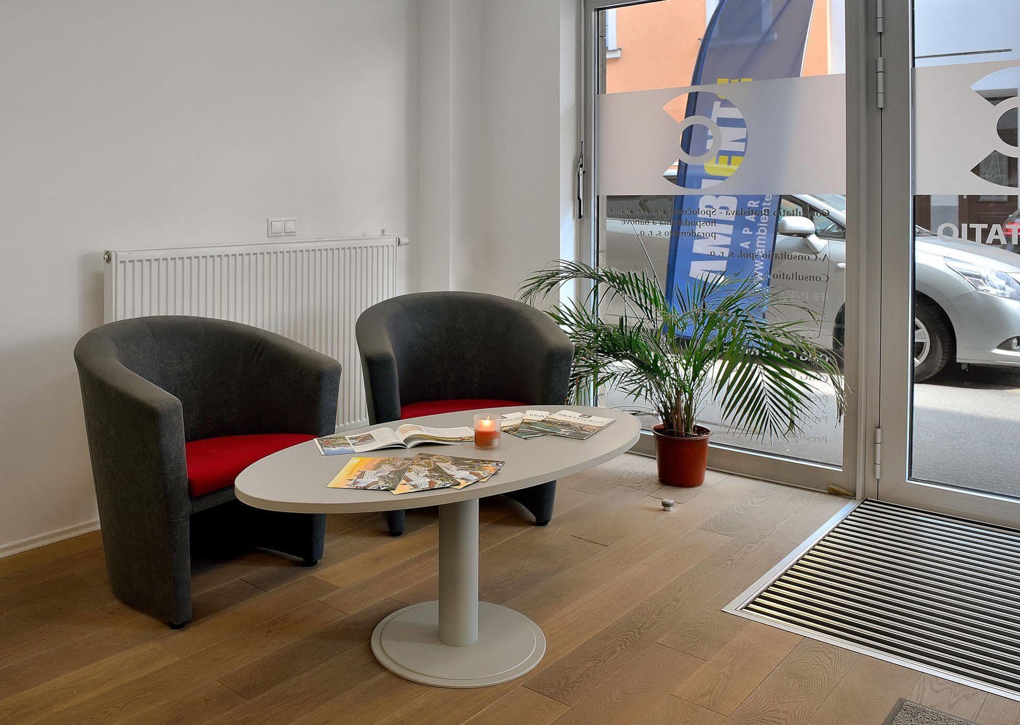 Ambiente Serviced Apartments - Dunajska ブラチスラヴァ エクステリア 写真