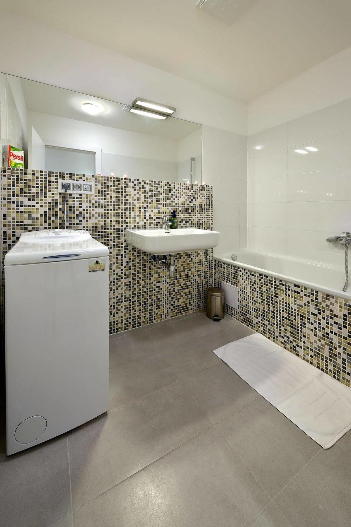 Ambiente Serviced Apartments - Dunajska ブラチスラヴァ エクステリア 写真