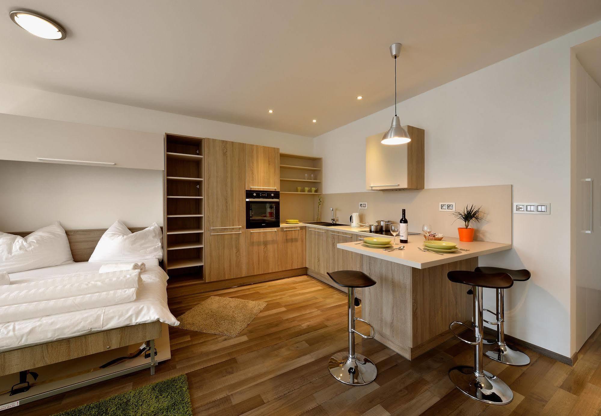 Ambiente Serviced Apartments - Dunajska ブラチスラヴァ エクステリア 写真