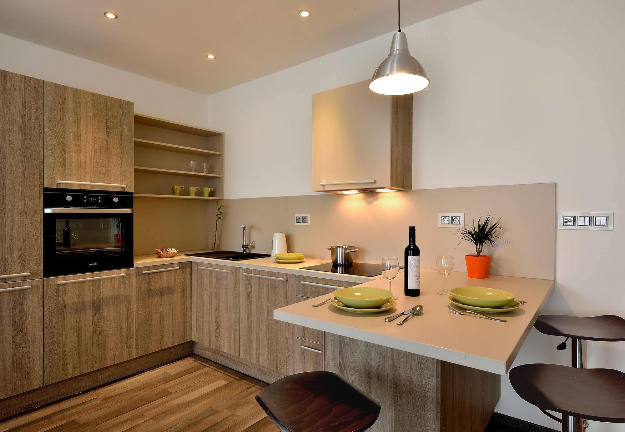 Ambiente Serviced Apartments - Dunajska ブラチスラヴァ エクステリア 写真