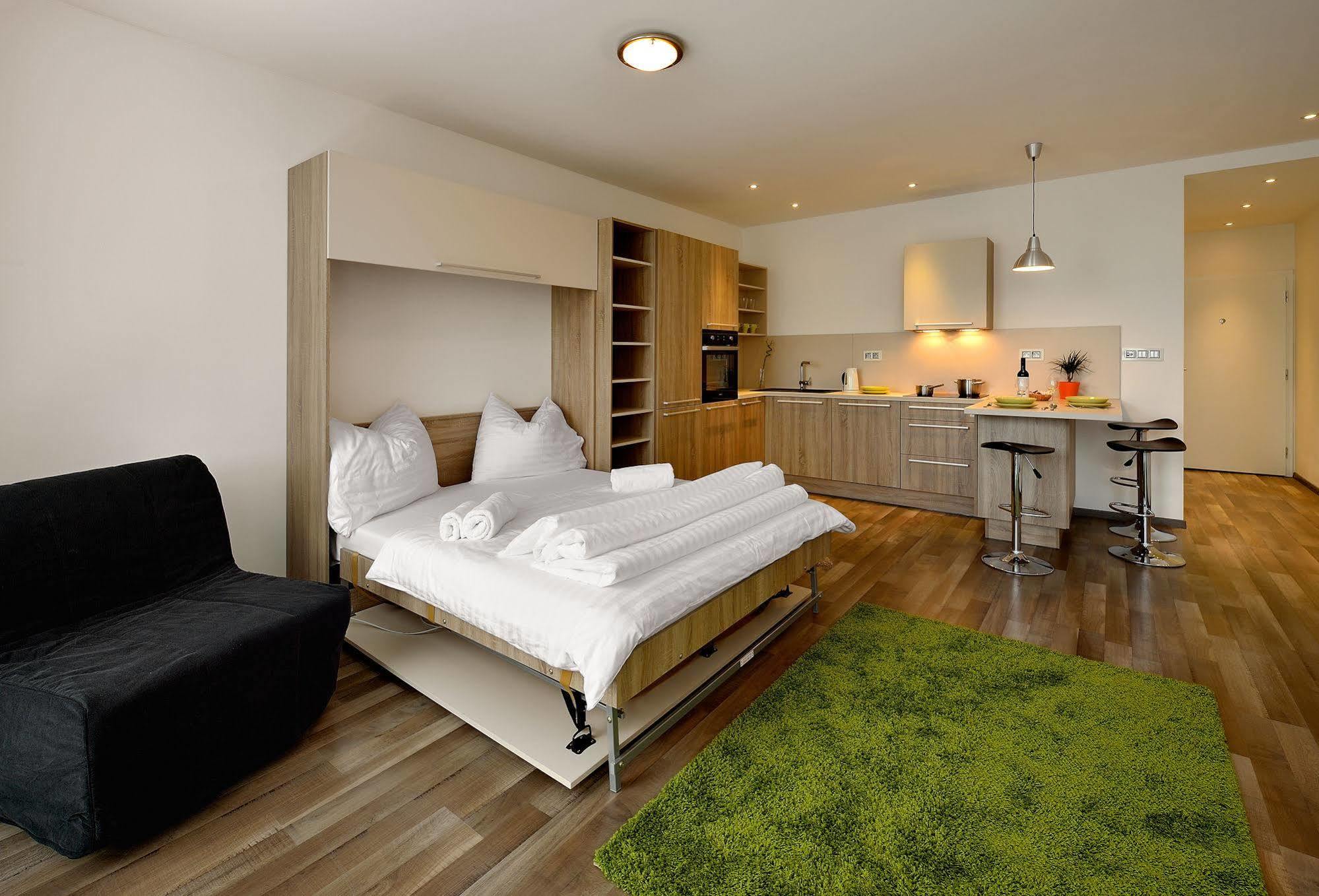 Ambiente Serviced Apartments - Dunajska ブラチスラヴァ エクステリア 写真