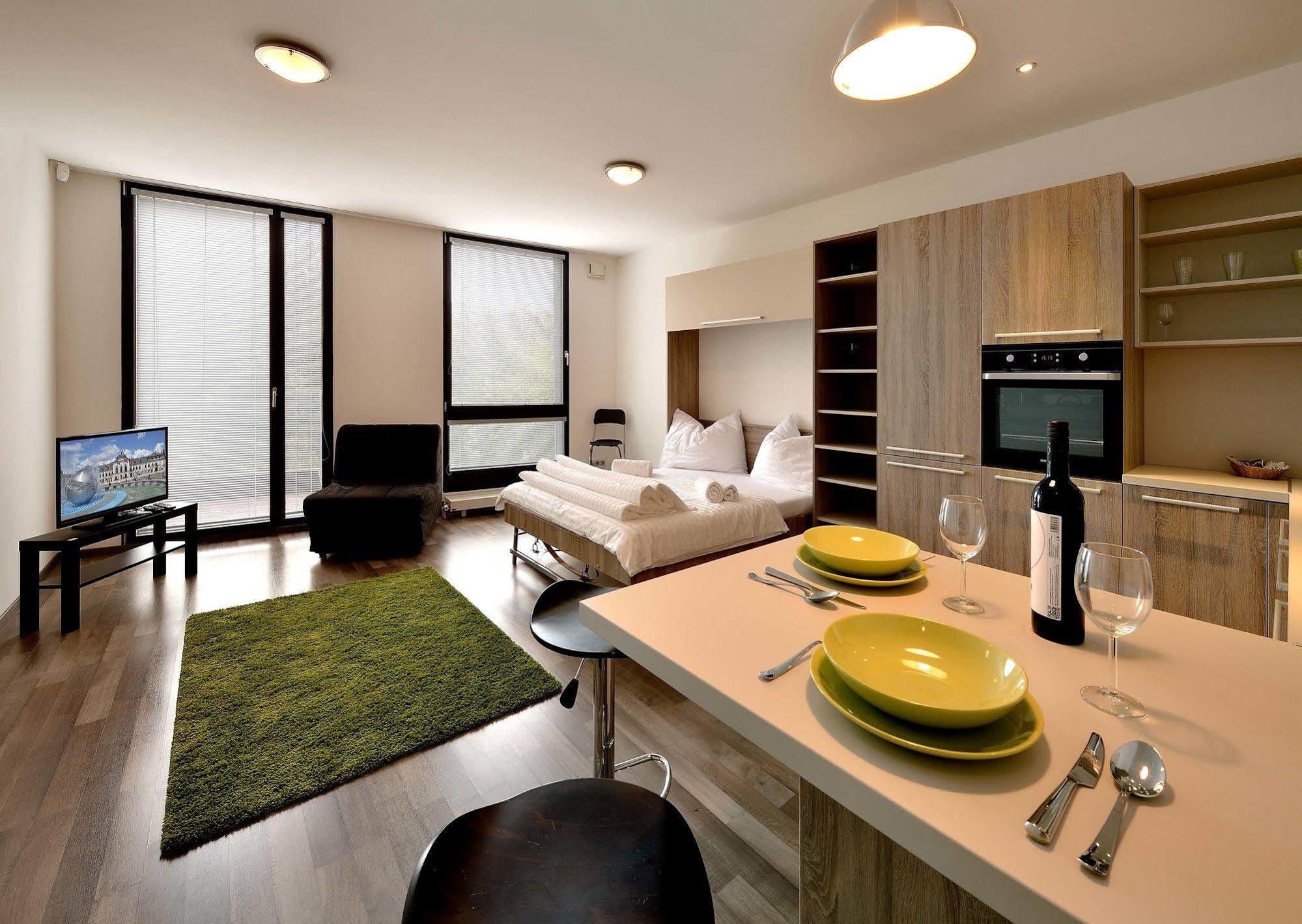 Ambiente Serviced Apartments - Dunajska ブラチスラヴァ エクステリア 写真